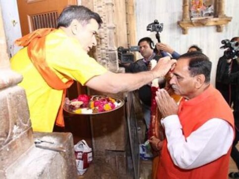 Vijay Rupani sworn in: BJP sends Congress, Opposition message that it is a pan-India party, unified ahead of 2019 Vijay Rupani sworn in: BJP sends Congress, Opposition message that it is a pan-India party, unified ahead of 2019