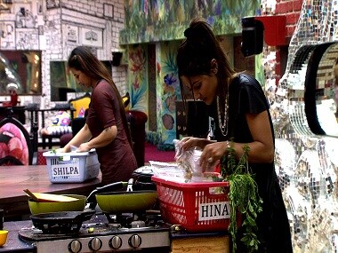 Bigg Boss 11, Episode 62, 26 December 2017: Contestants' loved ones judge them on culinary skills