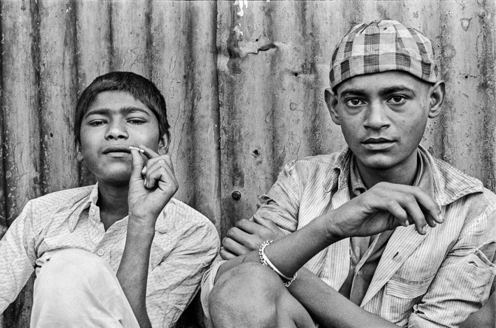 Sooni's photos are personal documents of Mumbai's eccentrics, its children, its elderly and the landscape: a gentle mirror to culture and politics, with the secret sideways glance of a casual observer. Here: Salim and Tukloo, Bombay 1986 ©Sooni Taraporevala. Courtesy Sunaparanta Sooni's photos are personal documents of Mumbai's eccentrics, its children, its elderly and the landscape: a gentle mirror to culture and politics, with the secret sideways glance of a casual observer. Here: Salim and Tukloo, Bombay 1986 ©Sooni Taraporevala. Courtesy Sunaparanta