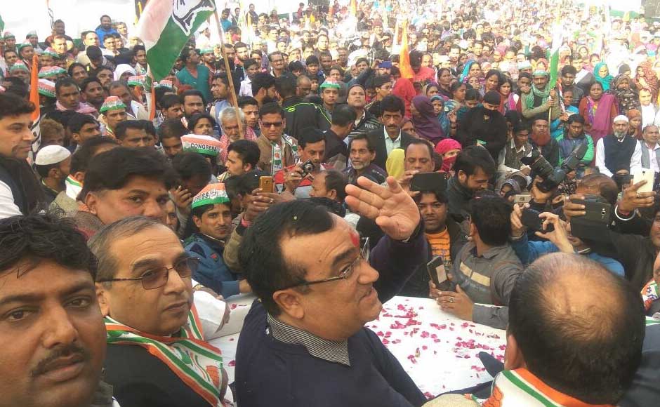 The Congress, however, termed the incident a "fake fight" between the two parties, with its Delhi unit chief Ajay Maken saying they should approach the apex court to provide relief to the traders hit by the drive against illegal commercial establishments. Maken meets traders on Tank Road. Twitter@ajaymaken The Congress, however, termed the incident a "fake fight" between the two parties, with its Delhi unit chief Ajay Maken saying they should approach the apex court to provide relief to the traders hit by the drive against illegal commercial establishments. Maken meets traders on Tank Road. Twitter@ajaymaken