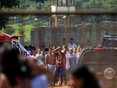 Prison riot in Brazil kills 9, injures 14; over 100 inmates escape after rival gangs engage in violence and start fires Prison riot in Brazil kills 9, injures 14; over 100 inmates escape after rival gangs engage in violence and start fires