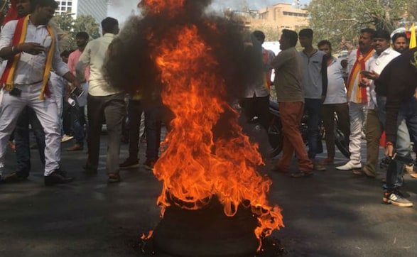 Bandh over Mahadayi river row disrupts normal life in Karnataka; Amit Shah holds rally despite shutdown Bandh over Mahadayi river row disrupts normal life in Karnataka; Amit Shah holds rally despite shutdown