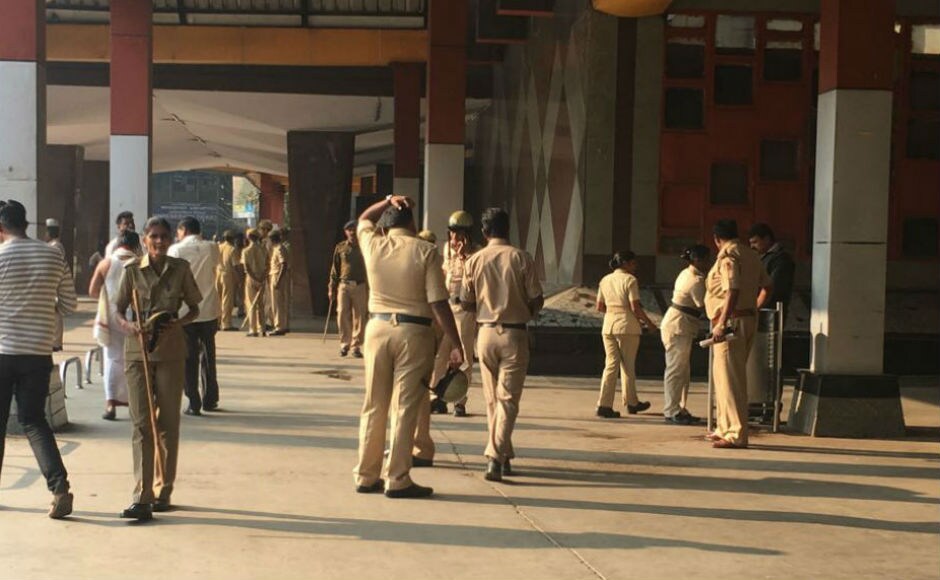 Several IT companies had to suspend their operations for the day. Bus services from Bengaluru to neighbouring states remained defunct until Thursday evening. Image courtesy: Mahesh Bacham/101Reporters Several IT companies had to suspend their operations for the day. Bus services from Bengaluru to neighbouring states remained defunct until Thursday evening. Image courtesy: Mahesh Bacham/101Reporters
