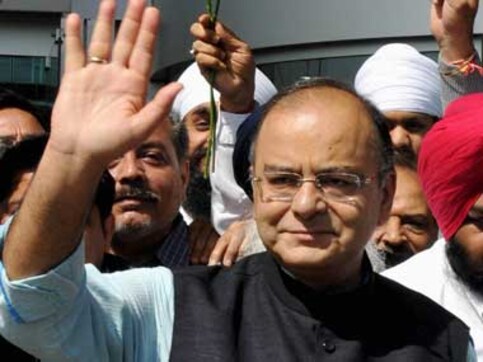 Budget 2018: Will Arun Jaitley offer a surprise income tax cut to salaried employees? Budget 2018: Will Arun Jaitley offer a surprise income tax cut to salaried employees?