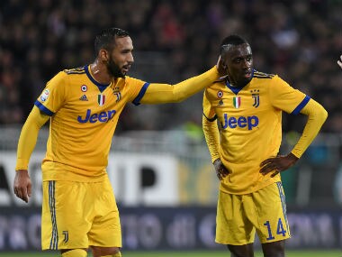 Juventus’ Blaise Matuidi and Juventus’ Medhi Benatia speak with referee Gianpaolo Calvarese. Reuters