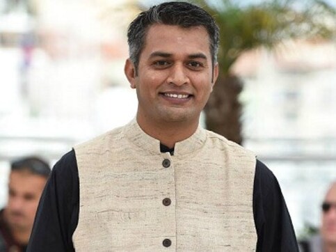 Neeraj Ghaywan responds to Vivek Agnihotri's Dalit tweet; Twitter lines up in support of the Masaan director Neeraj Ghaywan responds to Vivek Agnihotri's Dalit tweet; Twitter lines up in support of the Masaan director