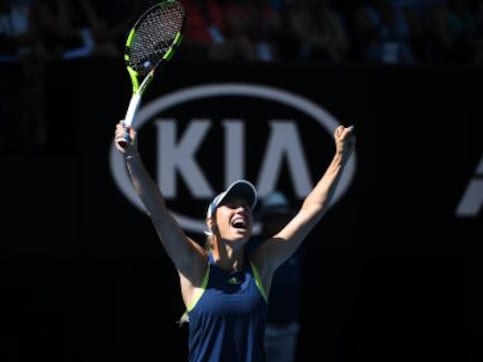 Australian Open 2018: Caroline Wozniacki overcomes late wobble to defeat Elise Mertens and reach final Australian Open 2018: Caroline Wozniacki overcomes late wobble to defeat Elise Mertens and reach final