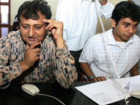 Markets end in red day before Union Budget presentation; Sensex below 36,000-mark, Nifty above 11,000 level Markets end in red day before Union Budget presentation; Sensex below 36,000-mark, Nifty above 11,000 level