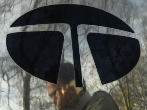 Tata Motors shares zoom 7.5% after JLR says it expects improved financial results; mcap rises by Rs 3,711 crore Tata Motors shares zoom 7.5% after JLR says it expects improved financial results; mcap rises by Rs 3,711 crore
