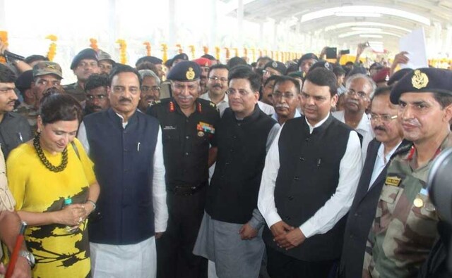 Two FoBs at Currey Road and Ambivli stations on Central Railway were also inaugurated in presence of Railway Minister Piyush Goyal, Minister of State for Defence Subhash Bhamre, and Maharashtra chief minister Devendra Fadnavis. Twitter@WesternRly Two FoBs at Currey Road and Ambivli stations on Central Railway were also inaugurated in presence of Railway Minister Piyush Goyal, Minister of State for Defence Subhash Bhamre, and Maharashtra chief minister Devendra Fadnavis. Twitter@WesternRly