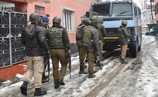 The incident comes two days after Jaish-e-Mohammad militants allegedly attacked an army camp in Sunjwan area of Jammu, killing six people including five soldiers. Firstpost/Sameer Mushtaq The incident comes two days after Jaish-e-Mohammad militants allegedly attacked an army camp in Sunjwan area of Jammu, killing six people including five soldiers. Firstpost/Sameer Mushtaq