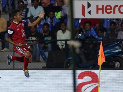 ISL 2017-18: Bikash Jairu's late strike propels Jamshedpur FC into top four with win over Mumbai City FC ISL 2017-18: Bikash Jairu's late strike propels Jamshedpur FC into top four with win over Mumbai City FC