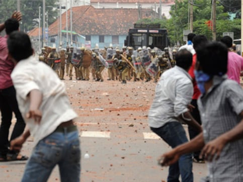 KSU, DYFI activists clash over CPM flag posts in Kerala; both groups call for hartal today KSU, DYFI activists clash over CPM flag posts in Kerala; both groups call for hartal today