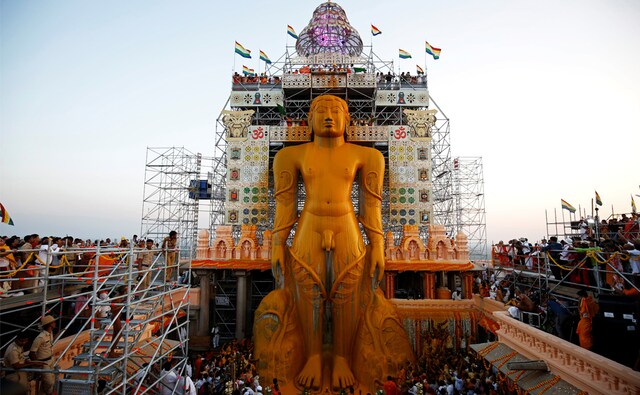 A grand Mahamastakabhisheka, the head anointing ceremony to the statue of Lord Gommateshwara Bahubali, unfolded on Saturday at the Jain pilgrimage centre of Shravanabelagola, Karnataka, amidst a montage of traditional rituals, spiritual ecstasy and visual splendour. Reuters A grand Mahamastakabhisheka, the head anointing ceremony to the statue of Lord Gommateshwara Bahubali, unfolded on Saturday at the Jain pilgrimage centre of Shravanabelagola, Karnataka, amidst a montage of traditional rituals, spiritual ecstasy and visual splendour. Reuters
