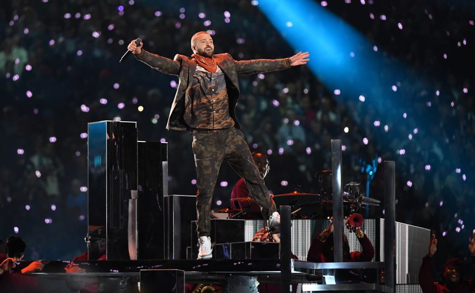 As Timberlake slowed down the tempo for a soulful cover of '<em>I Would Die 4 U</em>,' footage of <em>Purple Rai</em>n-era Prince shot up toward the roof of the new US Bank Stadium in a smoky haze, closing with a silhouette of The Purple One with his guitar. AFP As Timberlake slowed down the tempo for a soulful cover of '<em>I Would Die 4 U</em>,' footage of <em>Purple Rai</em>n-era Prince shot up toward the roof of the new US Bank Stadium in a smoky haze, closing with a silhouette of The Purple One with his guitar. AFP