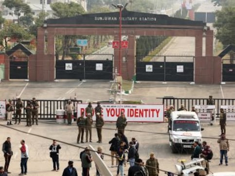Rahul Gandhi flays PDP-BJP's 'opportunistic alliance', 'non-existent Kashmir policy' as soldiers pay with blood Rahul Gandhi flays PDP-BJP's 'opportunistic alliance', 'non-existent Kashmir policy' as soldiers pay with blood