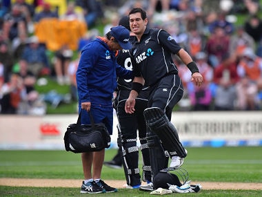 New Zealand vs England: Ross Taylor won't be risked in decider, will assess him on detail of injury, says coach Mike Hesson