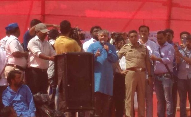 Addressing the 'Elgar Morcha' at Azad Maidan on Monday, taken out with the demand to arrest the Shiv Prathishthan founder, Ambedkar said, "the BJP-led government in Maharashtra should not protect Bhide and arrest him in seven-eight days for inciting the anti-Dalit violence. The government should do its duty and not that of a court". Firstpost/Sanjay Sawant Addressing the 'Elgar Morcha' at Azad Maidan on Monday, taken out with the demand to arrest the Shiv Prathishthan founder, Ambedkar said, "the BJP-led government in Maharashtra should not protect Bhide and arrest him in seven-eight days for inciting the anti-Dalit violence. The government should do its duty and not that of a court". Firstpost/Sanjay Sawant