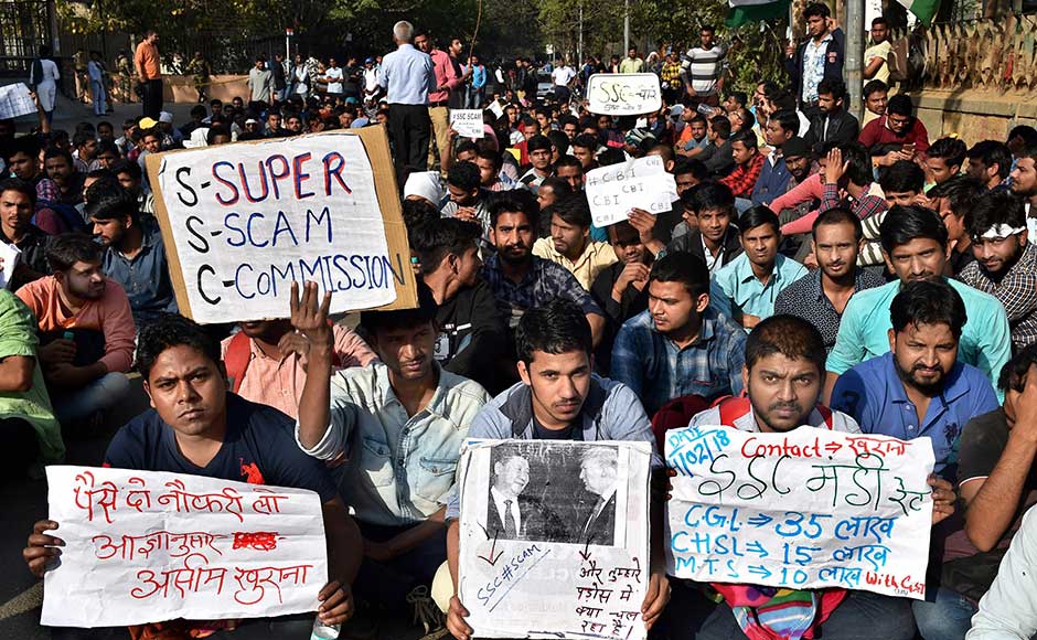 Anna Hazare meets aspirants protesting against SSC paper leaks, demands CBI probe