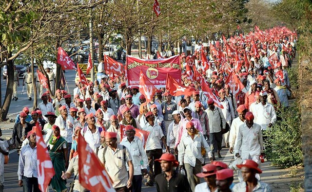 The farmers will stage a protest outside the Legislative Assembly in Mumbai on Monday, demanding fair remuneration and loan waiver. PTI The farmers will stage a protest outside the Legislative Assembly in Mumbai on Monday, demanding fair remuneration and loan waiver. PTI