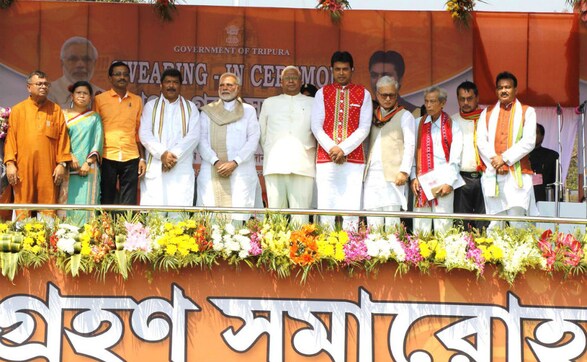 Biplab Kumar Deb takes oath as tenth Chief Minister of Tripura as new BJP govt assumes charge in state Biplab Kumar Deb takes oath as tenth Chief Minister of Tripura as new BJP govt assumes charge in state