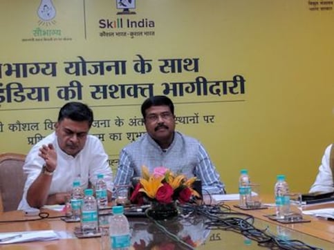Government launches skill development programme in 6 states for speedy electrification of all households under Saubhagya Yojna Government launches skill development programme in 6 states for speedy electrification of all households under Saubhagya Yojna