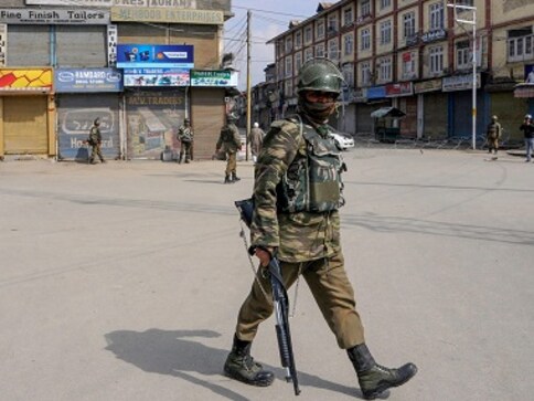 Srinagar restrictions continue after extension of separatist-called shutdown in Kashmir Valley Srinagar restrictions continue after extension of separatist-called shutdown in Kashmir Valley