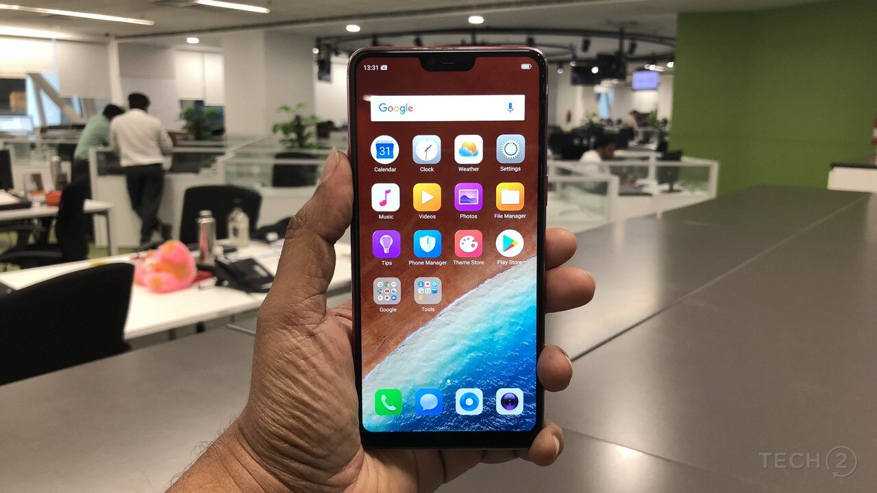 The Oppo F7's notch and front-face design looks a lot like the Vivo V9.