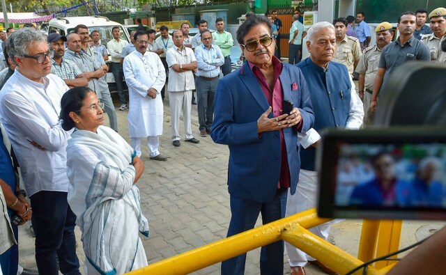 BJP MP Shatrughan Sinha said Banerjee was a mass leader connected to the grassroots. "We are with her in her struggle for the country. Nation is bigger than the party. All this work is not anti-party but pro-nation. We have come to give her support for the sake of the country," he said. PTI BJP MP Shatrughan Sinha said Banerjee was a mass leader connected to the grassroots. "We are with her in her struggle for the country. Nation is bigger than the party. All this work is not anti-party but pro-nation. We have come to give her support for the sake of the country," he said. PTI