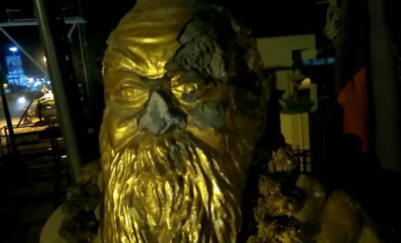 A Periyar statue was smashed in Vellore on Tuesday. News18