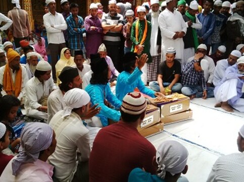 On Wazir Hussain Qadri The Khanqahi Space And Qawwalis As Songs Of Love Faith Living News Firstpost