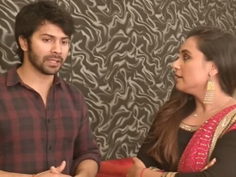 Varun Dhawan tells Rani Mukerji his 'Hichki moment': 'Froze when I walked onstage for the first time' Varun Dhawan tells Rani Mukerji his 'Hichki moment': 'Froze when I walked onstage for the first time'