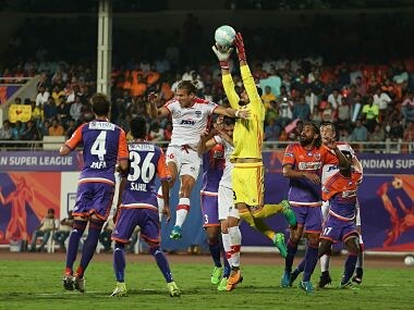 Vishal Kaith of FC Pune City during the first semi final 1st leg of the Hero Indian Super League between FC Pune City and Bengaluru FC held at the Shree Shiv Chhatrapati Sports Complex Stadium, Pune, India on the 7th March 2018 Photo by: Ron Gaunt / ISL / SPORTZPICS