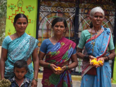 Women farmers of Diguvapalli. Image courtesy: Karthikeyan Hemalatha