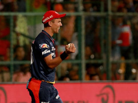 Watch: Delhi Daredevil's Trent Boult takes sensational catch to dismiss Royal Challengers Bangalore's Virat Kohli Watch: Delhi Daredevil's Trent Boult takes sensational catch to dismiss Royal Challengers Bangalore's Virat Kohli
