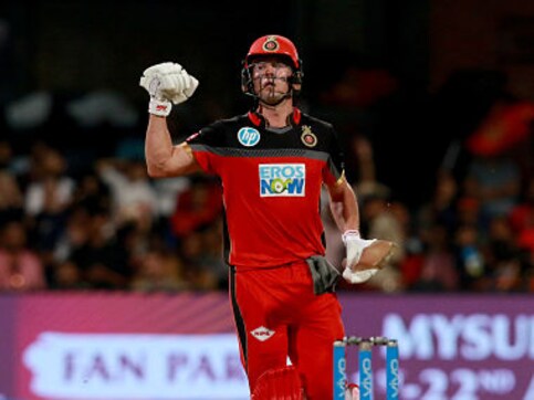 IPL 2018: AB de Villiers' blistering 39-ball 90 drives Royal Challengers Bangalore to 6-wicket win over Delhi Daredevils IPL 2018: AB de Villiers' blistering 39-ball 90 drives Royal Challengers Bangalore to 6-wicket win over Delhi Daredevils