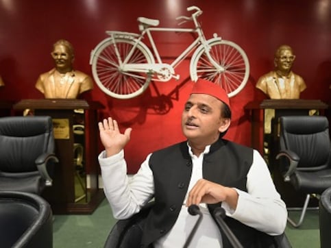 Akhilesh Yadav's Rs 133 crore cycle track from Etawah to Agra now used to dry cow dung, clothes Akhilesh Yadav's Rs 133 crore cycle track from Etawah to Agra now used to dry cow dung, clothes