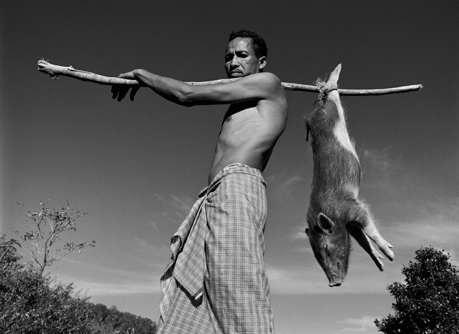 © Manoj Kumar Jain, Returning from Successful Hunt, en Route, Dantewada, 2008, From the series Forgotten Frames, 2002-2008, Courtesy of the Artist © Manoj Kumar Jain, Returning from Successful Hunt, en Route, Dantewada, 2008, From the series Forgotten Frames, 2002-2008, Courtesy of the Artist