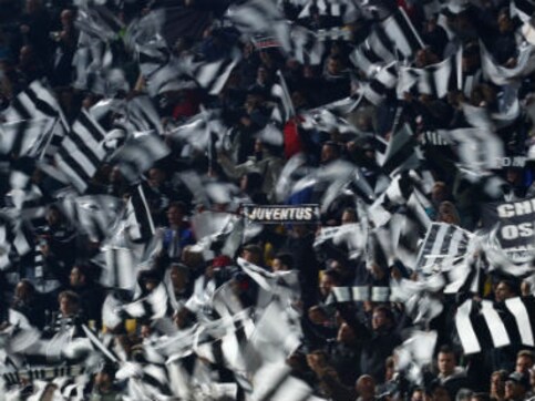 Serie A: AC Milan staff bus attacked by Ultras in Turin ahead of Juventus clash, claim reports Serie A: AC Milan staff bus attacked by Ultras in Turin ahead of Juventus clash, claim reports