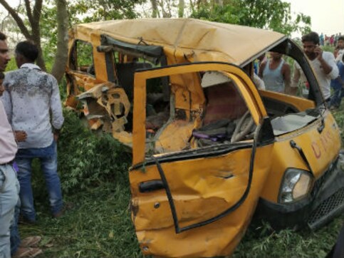 Kushinagar accident updates: Dozens of protesters throng mishap site; Yogi Adityanath blames van driver Kushinagar accident updates: Dozens of protesters throng mishap site; Yogi Adityanath blames van driver