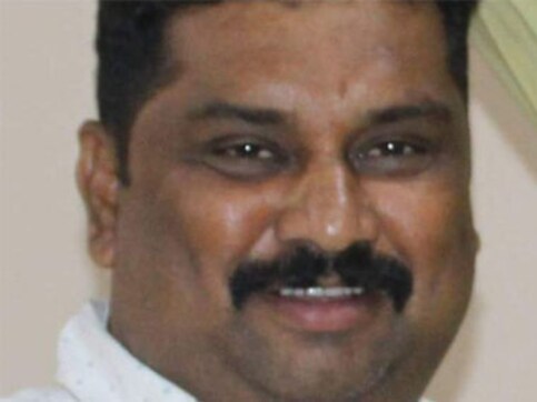 Shiv Sena leader Sachin Sawant shot dead in Mumbai by two motorcycle-borne assailants; investigation underway Shiv Sena leader Sachin Sawant shot dead in Mumbai by two motorcycle-borne assailants; investigation underway