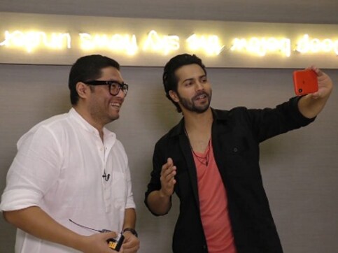Varun Dhawan on Shoojit Sircar's October, 5-star reviews and working with Anushka Sharma in Sui Dhaaga Varun Dhawan on Shoojit Sircar's October, 5-star reviews and working with Anushka Sharma in Sui Dhaaga