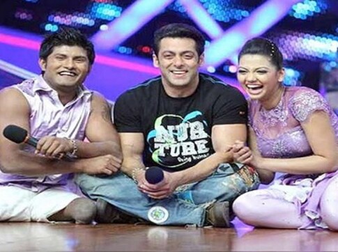 Vinod Thakur, of Nach Baliye fame, hospitalised in Mumbai after collapsing due to dehydration Vinod Thakur, of Nach Baliye fame, hospitalised in Mumbai after collapsing due to dehydration