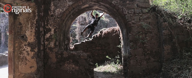 Cyrus Khan talks about Parkour, jumping over walls and why he hates sitting 赛勒斯·汗谈到了跑酷,跳过墙,以及他为什么讨厌坐着