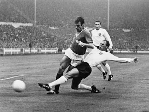 Ray Wilson, part of England's 1966 FIFA World Cup-winning team, dies aged 83 Ray Wilson, part of England's 1966 FIFA World Cup-winning team, dies aged 83