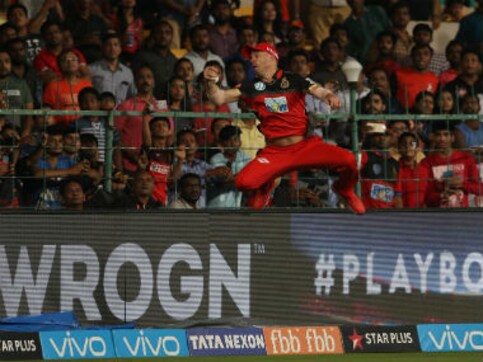 IPL 2018: It's a bird, it's a plane, it's AB de Villiers; Royal Challengers Bangalore player pulls off an outrageous catch IPL 2018: It's a bird, it's a plane, it's AB de Villiers; Royal Challengers Bangalore player pulls off an outrageous catch