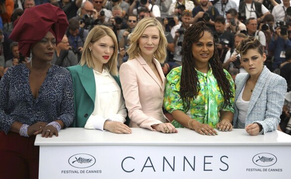 Cannes 2018: Cate Blanchett, Kristen Stewart, Ava DuVernay, Lea Seydoux attend jury photo call Cannes 2018: Cate Blanchett, Kristen Stewart, Ava DuVernay, Lea Seydoux attend jury photo call