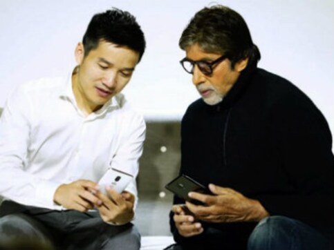 OnePlus 6 colour options revealed by brand ambassador Amitabh Bachchan accidentally in a tweet OnePlus 6 colour options revealed by brand ambassador Amitabh Bachchan accidentally in a tweet