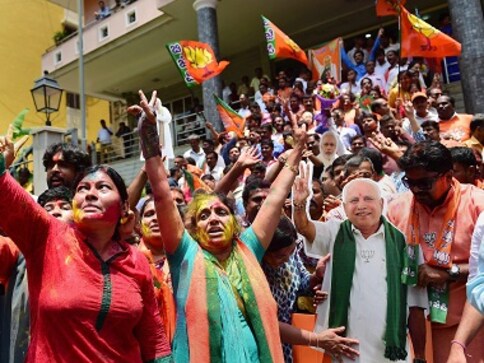 Karnataka Election Result 2018: BJP workers celebrate as trends show party set to form govt in state