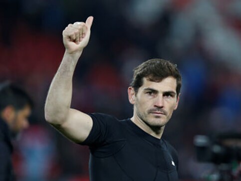 Spanish veteran Iker Casillas wants to continue playing despite Porto contract coming to an end Spanish veteran Iker Casillas wants to continue playing despite Porto contract coming to an end